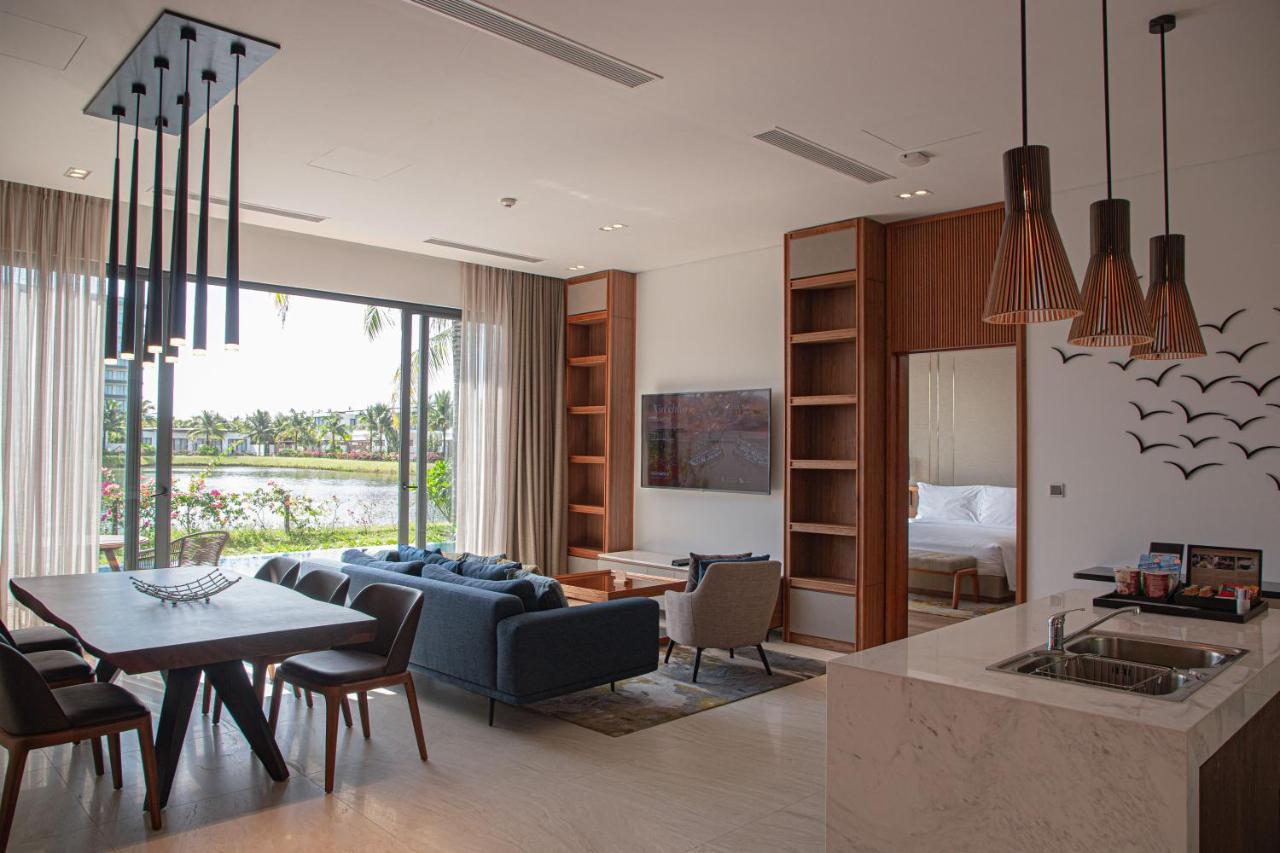 Moevenpick Villas & Residences Phú Quốc-sziget Kültér fotó A living room in a villa at the resort