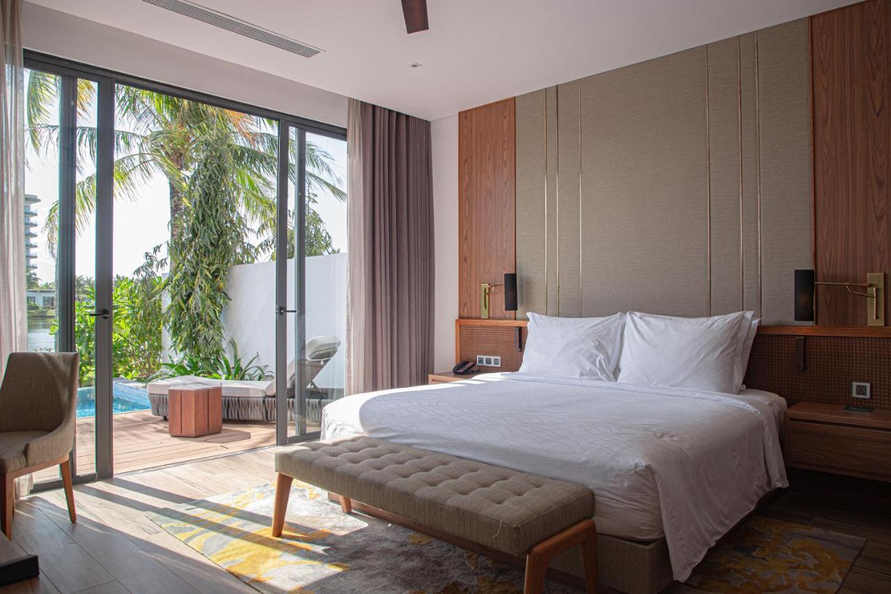 Moevenpick Villas & Residences Phú Quốc-sziget Kültér fotó A bedroom at the hotel