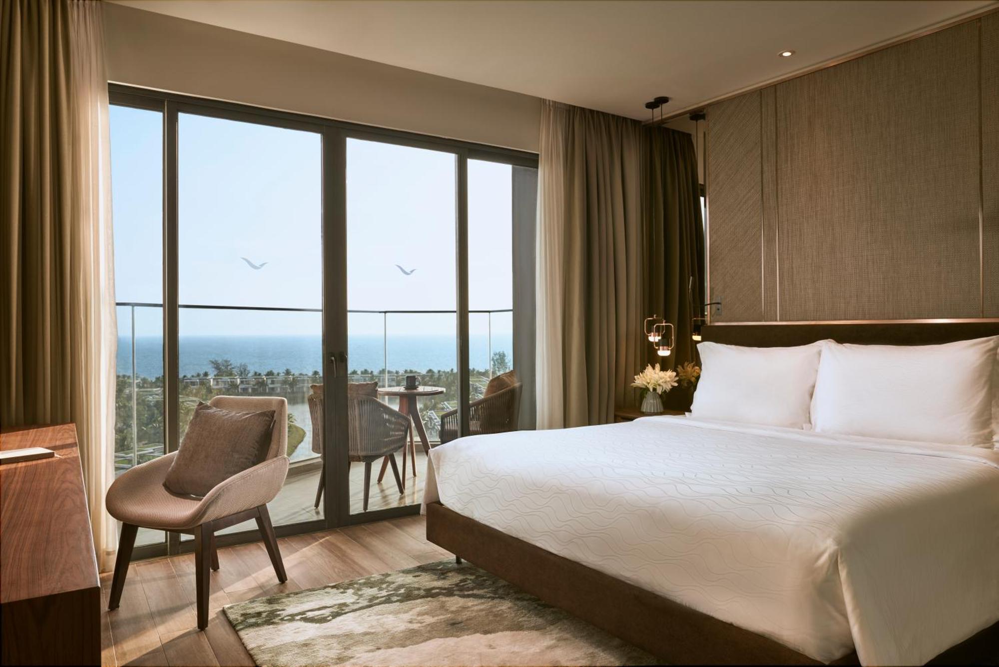 Moevenpick Villas & Residences Phú Quốc-sziget Kültér fotó A bedroom at the hotel
